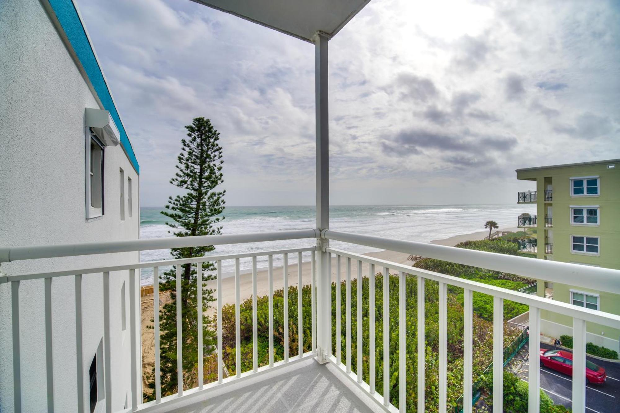 Pet-Friendly Satellite Beach Condo With Balcony! Buitenkant foto